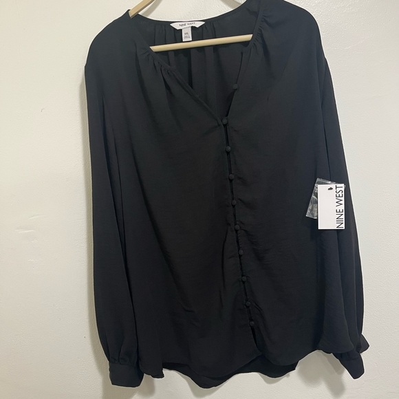NINE WEST Button Front Blouse Size-XXL - Picture 2 of 6